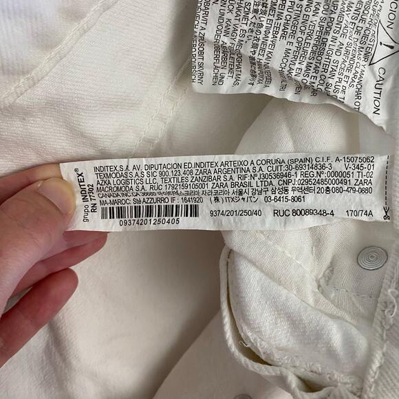 Zara High-Rise Distressed Mom Denim Shorts‎ Womens Size 8 White Streetwear - Picture 8 of 9